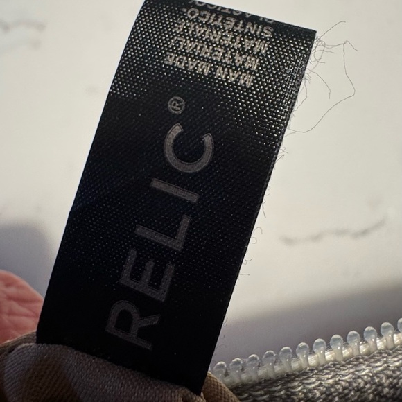 Relic Chevron Wristlet in Gray and Tan 3.5”x7.5” credit card holder and pockets - Picture 7 of 7